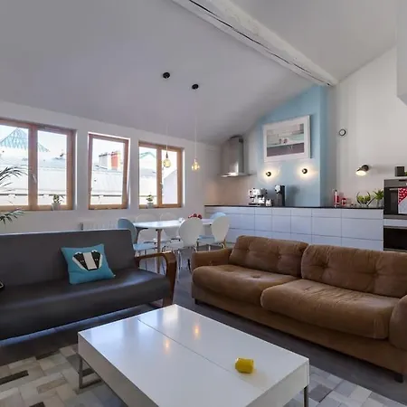 Quiet Loft In The City Center W/ Balcony Lejlighed
